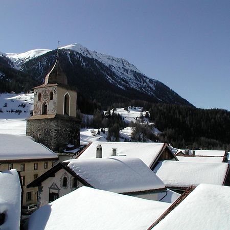 Hotel Weisses Kreuz Berguen Bergün Exterior foto