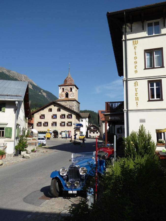 Hotel Weisses Kreuz Berguen Bergün Exterior foto