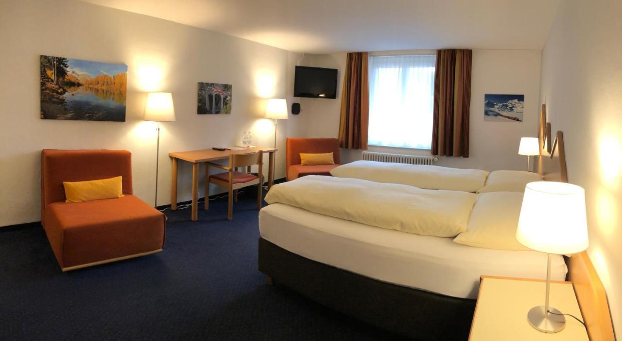 Hotel Weisses Kreuz Berguen Bergün Exterior foto