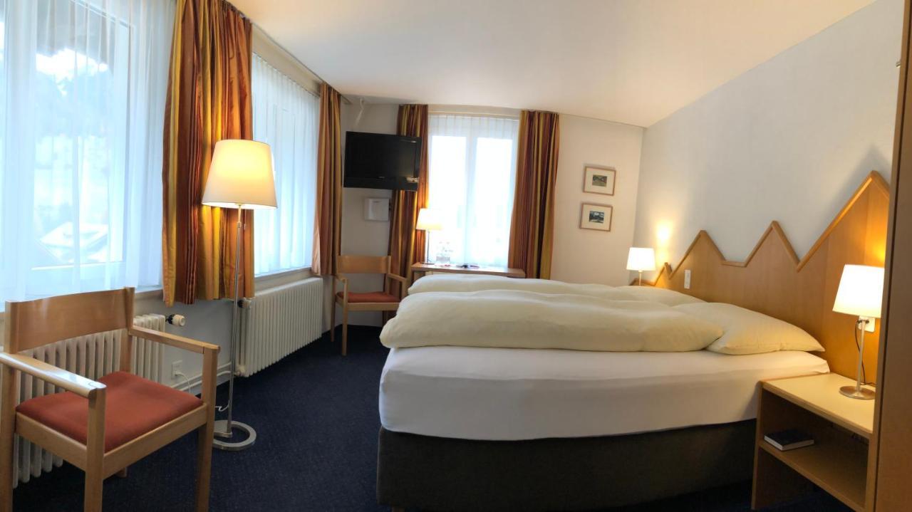 Hotel Weisses Kreuz Berguen Bergün Exterior foto
